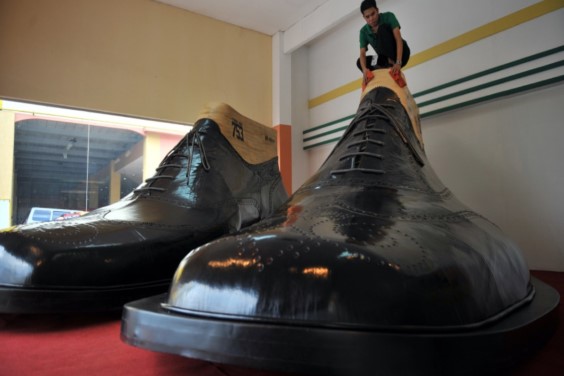 giant shoes