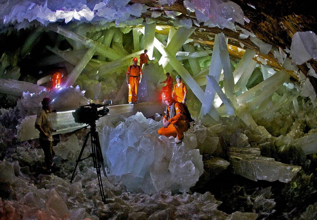 top-10-most-spectacular-caves-in-the-world-whiteclouds